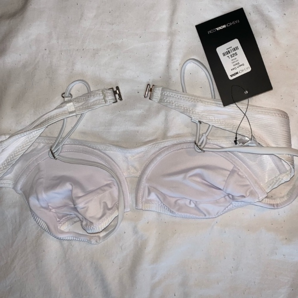 SOLD NWT White Fashion Nova Bikini Top - Picture 3 of 3